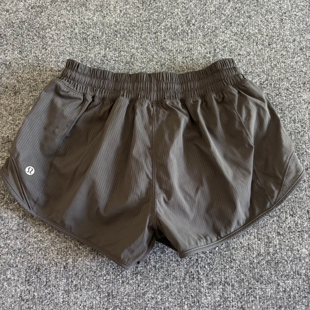 Lululemon Hotty Hot Short II 2.5 Inch Dark Carbon Grey Size 4 W7ASZS - Picture 7 of 7